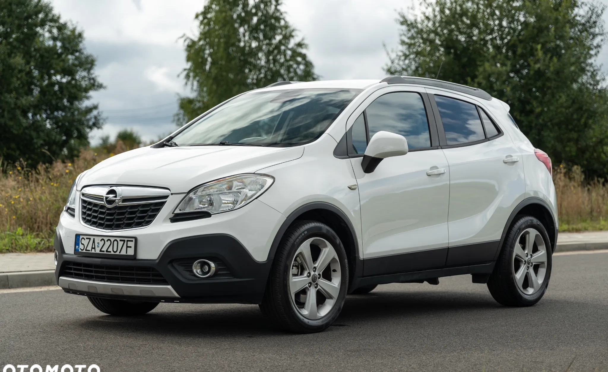 Opel Mokka cena 38500 przebieg: 176000, rok produkcji 2014 z Zawiercie małe 211